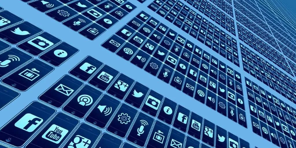 The Benefits of Using GraphQL Over REST for API Development  by File2File